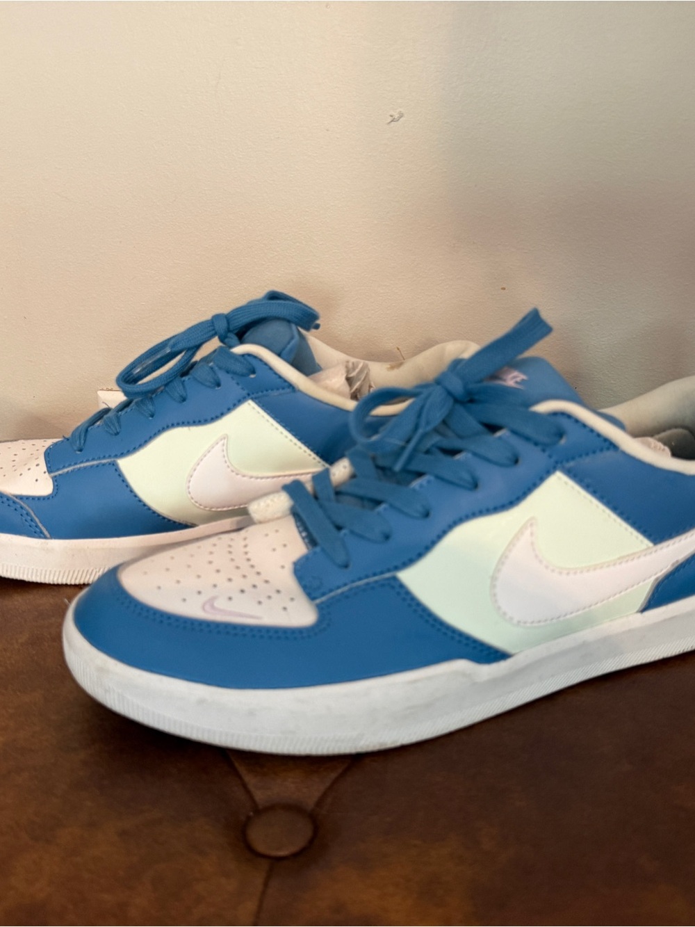 Nike Kids Low-Top Sneakers in Sky Blue, White and Pale Green